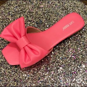 Cape Robin Bow Slide Sandals